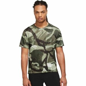 Nike NK DF MILER TOP SS CAMO Férfi póló futáshoz, khaki, méret