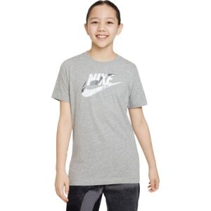 Nike NSW TEE CLUB CAMO Lány póló, szürke, méret